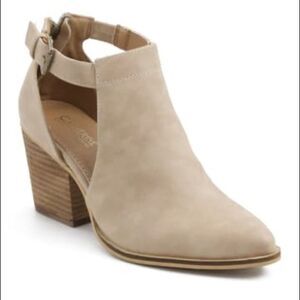 Catherine Malandrino Fimby Pointed Toe